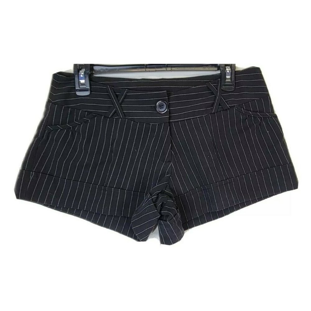 Wet Seal Women Casual Striped Flat Front Short Size Medium Black